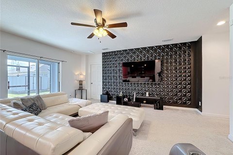 House in Haines City, Florida 3 bedrooms, 151.99 sq.m. № 1901914 - photo 11