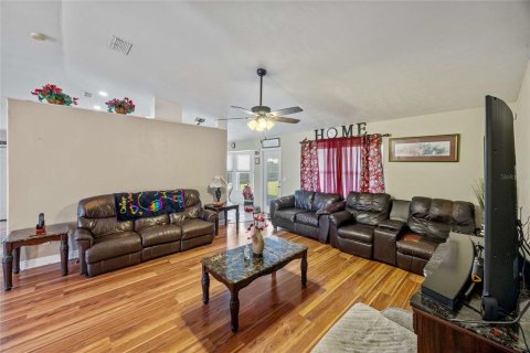 Villa ou maison à vendre à Newberry, Floride: 4 chambres, 159.98 m2 № 2418535 - photo 12