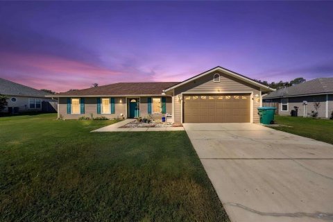 Villa ou maison à Newberry, Floride 4 chambres, 159.98 m2 № 2418535