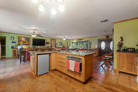 Купить виллу или дом в Помпано-Бич, Флорида 4 спальни, 223.15м2, № 1952700 - фото 7