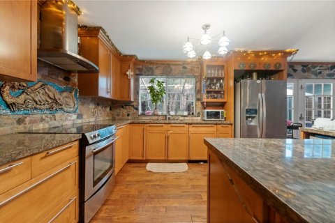 Купить виллу или дом в Помпано-Бич, Флорида 4 спальни, 223.15м2, № 1952700 - фото 1