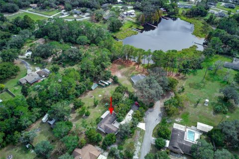House in Chuluota, Florida 3 bedrooms, 145.58 sq.m. № 1734314 - photo 3