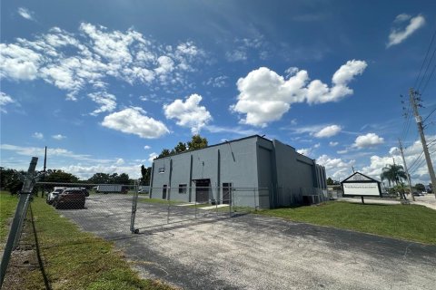 Commercial property in Orlando, Florida 1058.34 sq.m. № 1337957 - photo 3