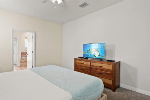 House in Davenport, Florida 8 bedrooms, 363.15 sq.m. № 2101532 - photo 10