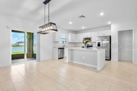 House in Parrish, Florida 4 bedrooms, 240.06 sq.m. № 2093529 - photo 6