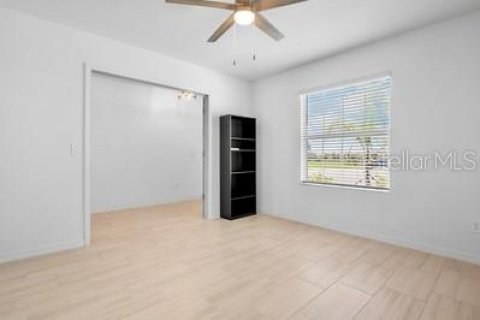 House in Parrish, Florida 4 bedrooms, 240.06 sq.m. № 2093529 - photo 15
