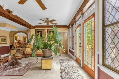 House in Orlando, Florida 5 bedrooms, 434.78 sq.m. № 1554511 - photo 21