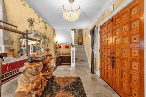 House in Orlando, Florida 5 bedrooms, 434.78 sq.m. № 1554511 - photo 9