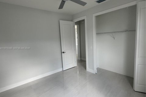 Villa ou maison à vendre à Lehigh Acres, Floride: 3 chambres № 2042180 - photo 2