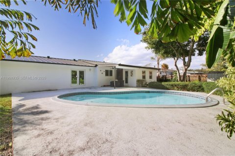 Casa en venta en Miami, Florida, 4 dormitorios, 190.64 m2 № 2029798 - foto 28