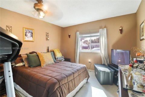 Casa en venta en Miami, Florida, 4 dormitorios, 190.64 m2 № 2029798 - foto 24