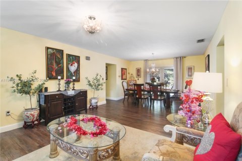 Casa en venta en Miami, Florida, 4 dormitorios, 190.64 m2 № 2029798 - foto 7