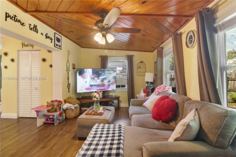 Casa en venta en Miami, Florida, 4 dormitorios, 190.64 m2 № 2029798 - foto 26