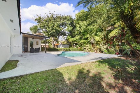 Casa en venta en Miami, Florida, 4 dormitorios, 190.64 m2 № 2029798 - foto 27