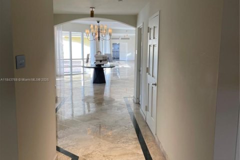 Condo in Miami, Florida, 1 bedroom  № 1878567 - photo 17