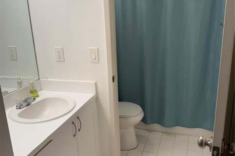 Condo in Miami, Florida, 1 bedroom  № 1878567 - photo 9
