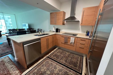 Condo in Miami, Florida, 1 bedroom  № 2019207 - photo 8