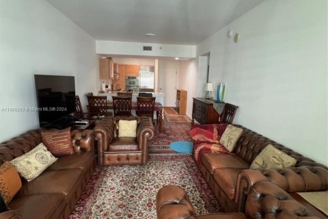 Condo in Miami, Florida, 1 bedroom  № 2019207 - photo 5