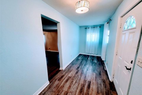 Снять в аренду квартиру в Сент-Питерсберг, Флорида 2 комнаты, 95.13м2, № 1879262 - фото 3