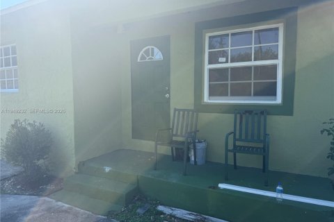 Villa ou maison à vendre à Fort Lauderdale, Floride: 4 chambres, 132.48 m2 № 2004916 - photo 2