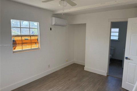 Villa ou maison à vendre à Fort Lauderdale, Floride: 4 chambres, 132.48 m2 № 2004916 - photo 24