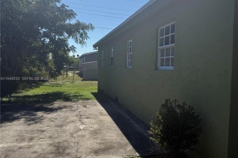 Villa ou maison à vendre à Fort Lauderdale, Floride: 4 chambres, 132.48 m2 № 2004916 - photo 4