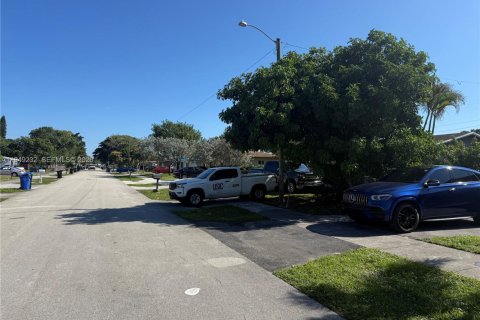 Villa ou maison à vendre à Fort Lauderdale, Floride: 4 chambres, 132.48 m2 № 2004916 - photo 7