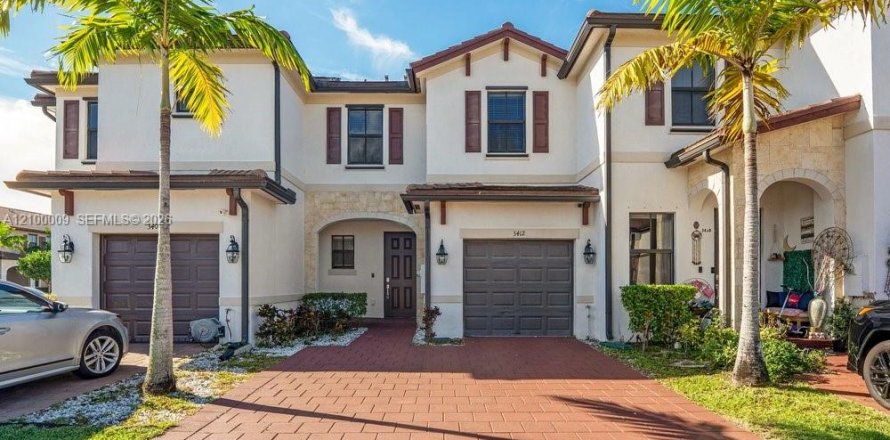 Touwnhouse à Hialeah, Floride 3 chambres, 127.83 m2 № 2403751