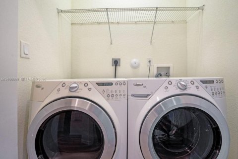Touwnhouse à louer à Hialeah, Floride: 3 chambres, 127.83 m2 № 2403751 - photo 14