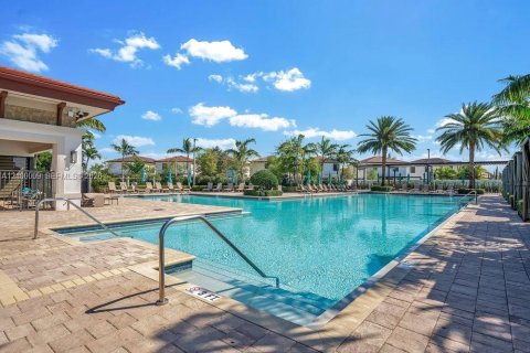 Touwnhouse à louer à Hialeah, Floride: 3 chambres, 127.83 m2 № 2403751 - photo 24
