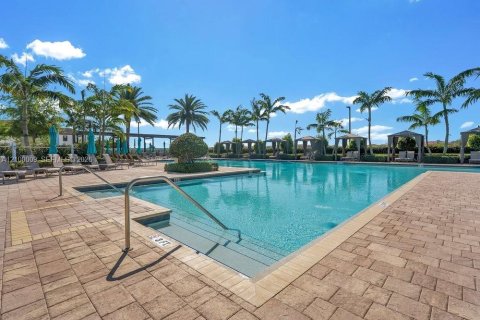 Touwnhouse à louer à Hialeah, Floride: 3 chambres, 127.83 m2 № 2403751 - photo 23