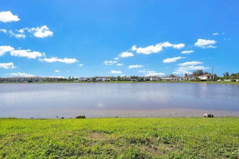 Touwnhouse à louer à Hialeah, Floride: 3 chambres, 127.83 m2 № 2403751 - photo 28
