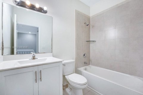 Touwnhouse à louer à Hialeah, Floride: 3 chambres, 127.83 m2 № 2403751 - photo 13
