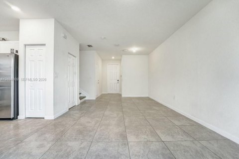 Touwnhouse à louer à Hialeah, Floride: 3 chambres, 127.83 m2 № 2403751 - photo 3