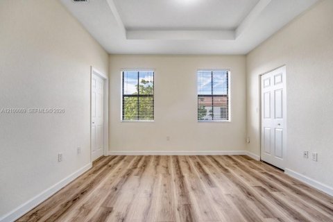 Touwnhouse à louer à Hialeah, Floride: 3 chambres, 127.83 m2 № 2403751 - photo 8