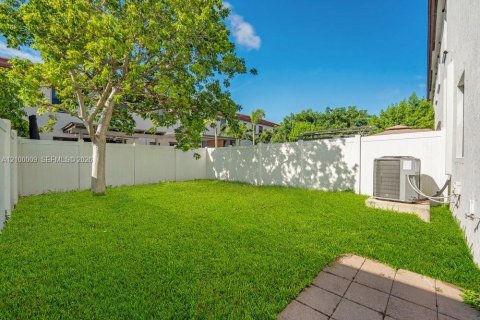 Touwnhouse à louer à Hialeah, Floride: 3 chambres, 127.83 m2 № 2403751 - photo 16