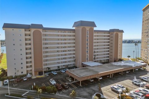 Copropriété à vendre à Saint Petersburg, Floride: 1 chambre, 98.48 m2 № 1530394 - photo 3