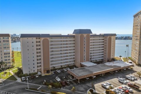 Copropriété à vendre à Saint Petersburg, Floride: 1 chambre, 98.48 m2 № 1530394 - photo 2