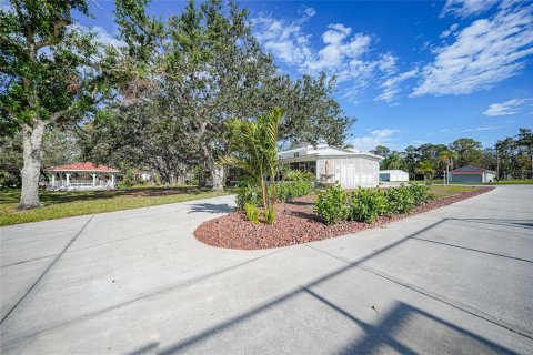 Villa ou maison à vendre à Englewood, Floride: 4 chambres, 425.12 m2 № 2143896 - photo 11