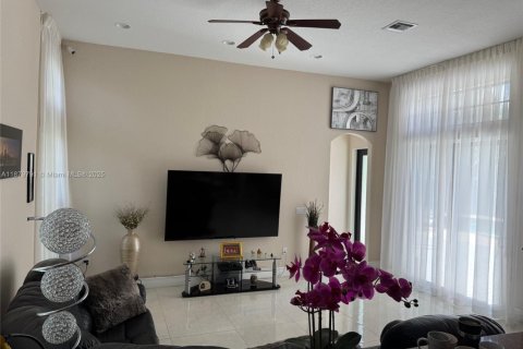 Villa ou maison à vendre à Cooper City, Floride: 4 chambres, 230.03 m2 № 1930152 - photo 9