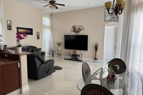 Casa en venta en Cooper City, Florida, 4 dormitorios, 230.03 m2 № 1930152 - foto 10