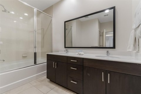 Adosado en venta en Kissimmee, Florida, 2 dormitorios, 125.42 m2 № 1916963 - foto 20