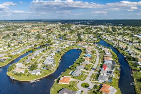 Купить виллу или дом в Норт-Порт, Флорида 6 комнат, 175.21м2, № 2425644 - фото 2