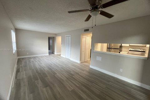 Copropriété à louer à Miramar, Floride: 1 chambre, 71.53 m2 № 1929746 - photo 3