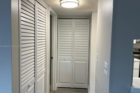 Copropriété à louer à Miramar, Floride: 1 chambre, 71.53 m2 № 1929746 - photo 17