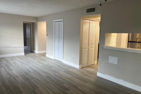 Copropriété à louer à Miramar, Floride: 1 chambre, 71.53 m2 № 1929746 - photo 7