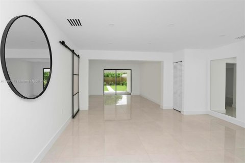 Villa ou maison à louer à Miami, Floride: 3 chambres, 142.88 m2 № 1947227 - photo 3