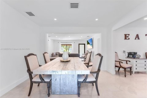 Villa ou maison à louer à Miami, Floride: 3 chambres, 142.88 m2 № 1947227 - photo 24