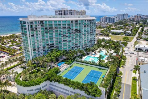 Condominio en venta en Pompano Beach, Florida, 2 dormitorios, 184.23 m2 № 2403767 - foto 2
