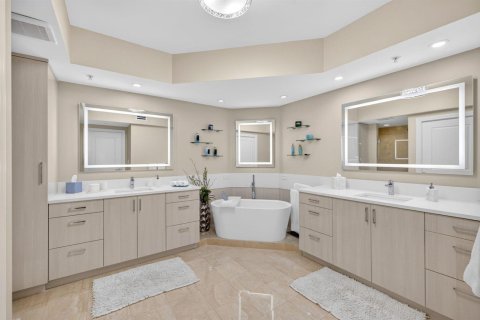 Condominio en venta en Pompano Beach, Florida, 2 dormitorios, 184.23 m2 № 2403767 - foto 14